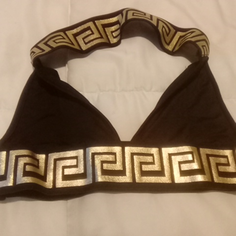 Clothes - Picture 2 of 4